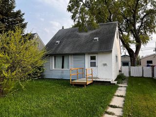 Photo 1: 1316 Selkirk Avenue in Winnipeg: Shaughnessy Heights Residential for sale (4B)  : MLS®# 202314322