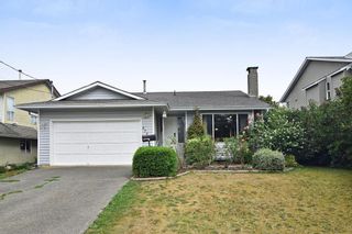 Photo 1: 27451 32 Avenue in Langley: Aldergrove Langley House for sale : MLS®# R2301490