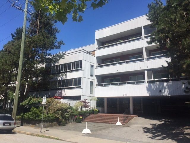 Main Photo: 201 250 W 1ST Street in North Vancouver: Lower Lonsdale Condo for sale in "CHINOOK HOUSE" : MLS®# R2241543