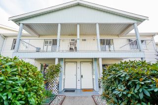 Photo 1: 16 32691 GARIBALDI Drive in Abbotsford: Abbotsford West Townhouse for sale in "Carriage Lane Park" : MLS®# R2725854