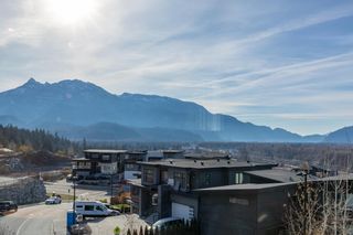 Photo 1: 41296 HORIZON Drive in Squamish: Tantalus 1/2 Duplex for sale in "SKYRIDGE" : MLS®# R2739301