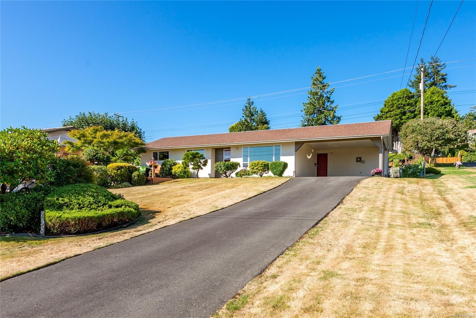 Main Photo: 758 Ash St in Campbell River: CR Campbell River Central House for sale : MLS®# 884943