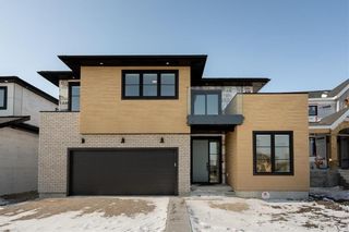 Photo 1: 15 Karschuk Bay in Winnipeg: Waverley West Residential for sale (1R)  : MLS®# 202302648