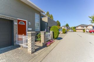Photo 2: 14 6320 48A Avenue in Delta: Holly Townhouse for sale in "Garden Estates" (Ladner)  : MLS®# R2817164