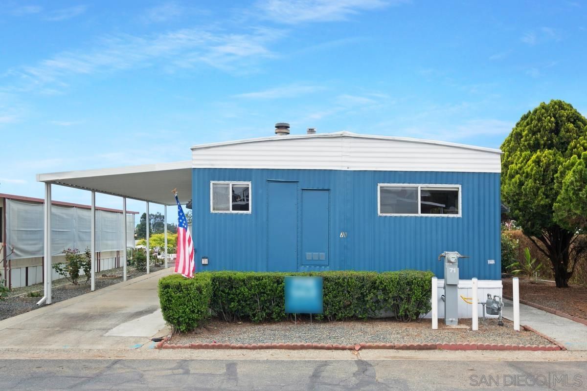 Main Photo: FALLBROOK Manufactured Home for sale : 2 bedrooms : 1120 East Mission RD #71