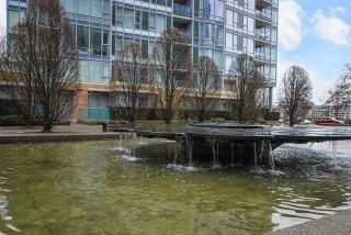 Photo 16: 502 1067 MARINASIDE Crescent in Vancouver: Yaletown Condo for sale in "QUAYWEST II" (Vancouver West)  : MLS®# R2142279