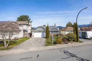Photo 2: 21903 126 Avenue in Maple Ridge: West Central House for sale in "DAVIDSON SUBDIVISION" : MLS®# R2760276