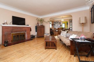Photo 5: 2116 Cook St in Victoria: Vi Central Park House for sale : MLS®# 856975