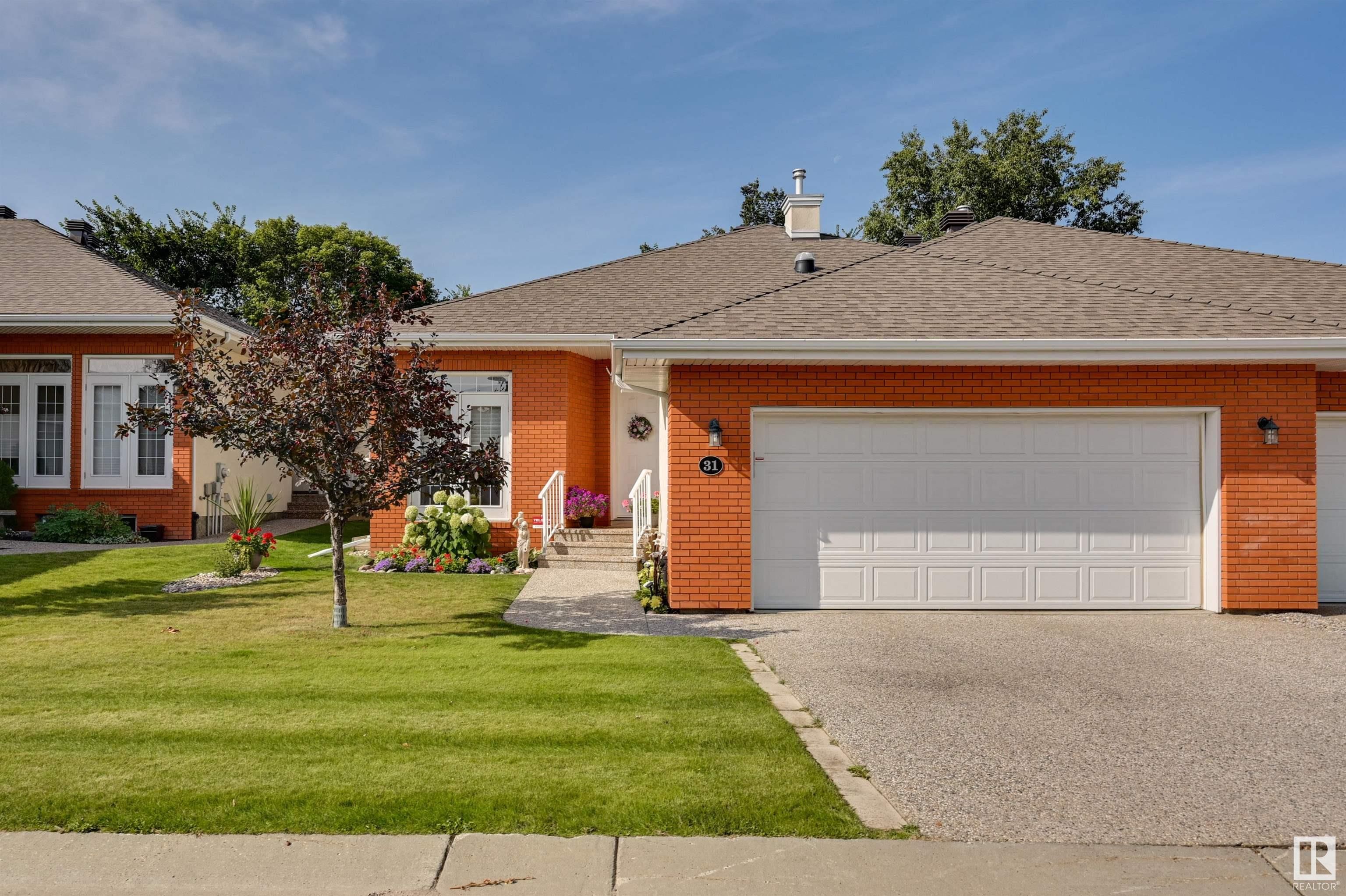 Main Photo: 31 1225 WANYANDI Road in Edmonton: Zone 22 House Half Duplex for sale : MLS®# E4318704