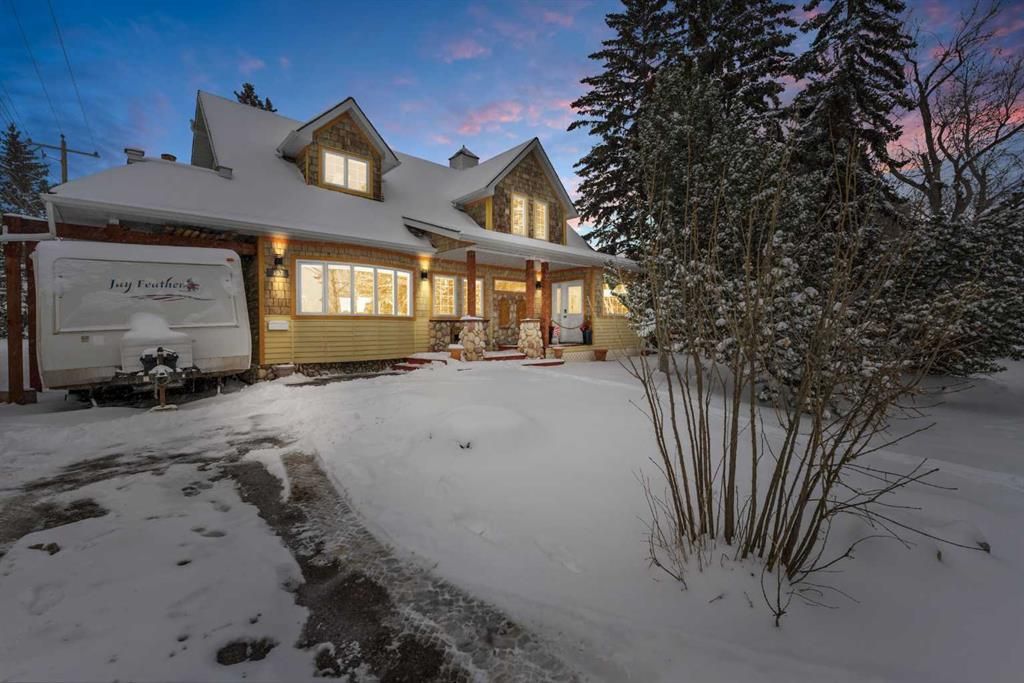 Main Photo: 157 Wedgewood Drive SW in Calgary: Wildwood Detached for sale : MLS®# A2116064