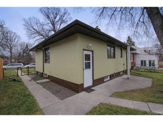 Photo 3: 230 Poplar Avenue in WINNIPEG: East Kildonan Residential for sale (North East Winnipeg)  : MLS®# 1426652