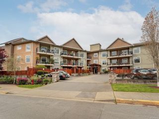 Photo 2: 105 21 Conard St in View Royal: VR Hospital Condo for sale : MLS®# 958085