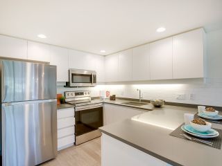 Photo 8: 315 1515 W 2ND Avenue in Vancouver: False Creek Condo for sale in "ISLAND COVE" (Vancouver West)  : MLS®# R2193635