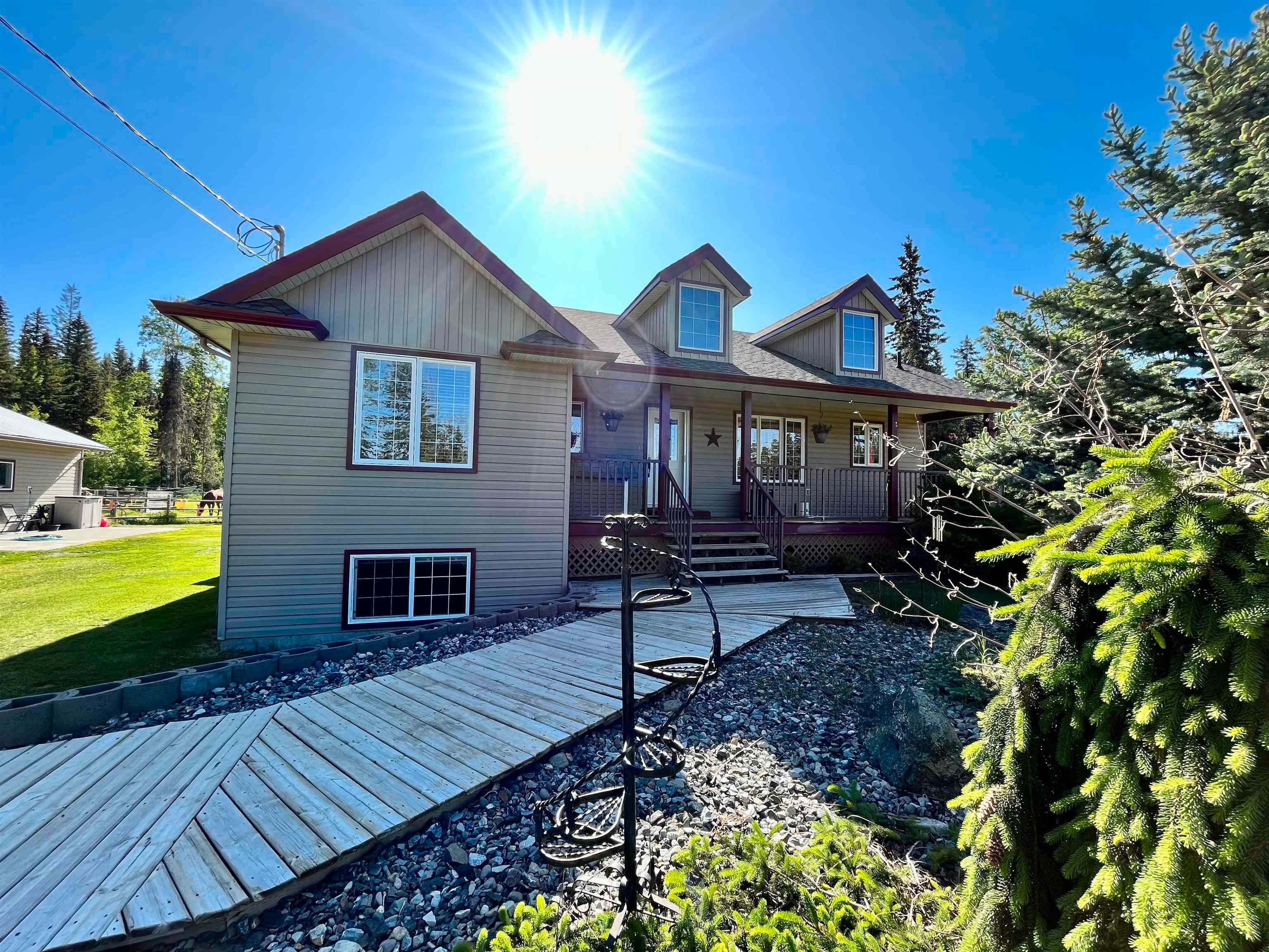 Main Photo: 3243 ENGLISH COMPANY Road: 150 Mile House House for sale in "BORLAND VALLEY" (Williams Lake)  : MLS®# R2821666
