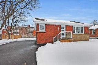 Photo 3: 1 HARDALE Crescent in Hamilton: House for sale : MLS®# H4158445