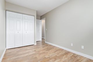 Photo 15: 20 Woodfield Green SW in Calgary: Woodbine Detached for sale : MLS®# A2021563