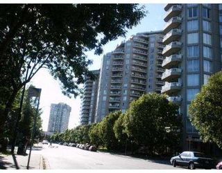 Photo 1: 902 1185 QUAYSIDE DR in New Westminster: Quay Condo for sale in "The Riviera" : MLS®# V588985