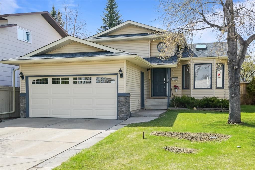 Main Photo: 39 Shannon Place SW in Calgary: Shawnessy Detached for sale : MLS®# A1214418