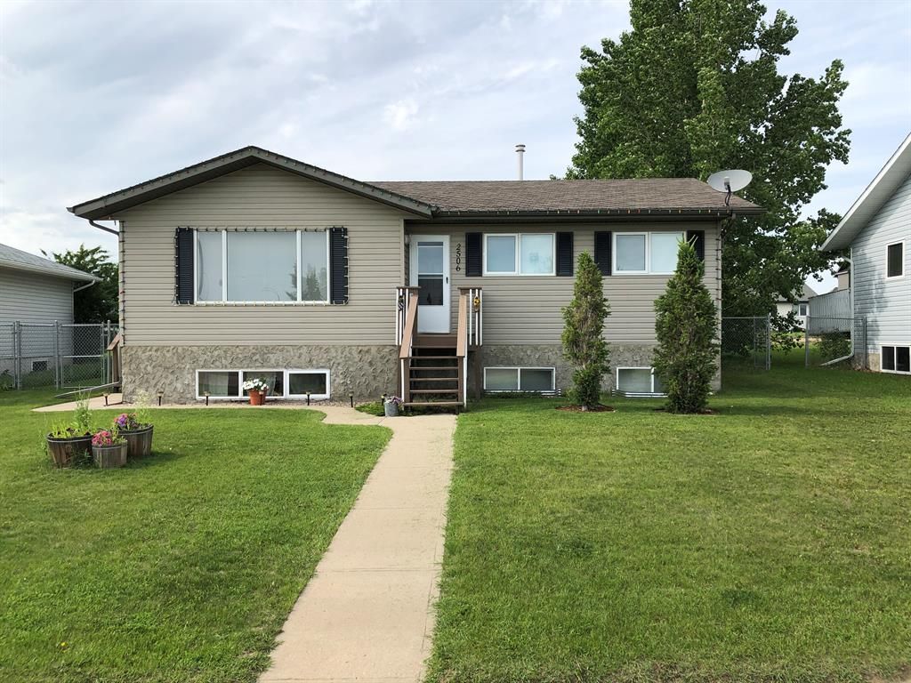 Main Photo: 2506 8 Avenue in Wainwright: House for sale : MLS®# A2036663