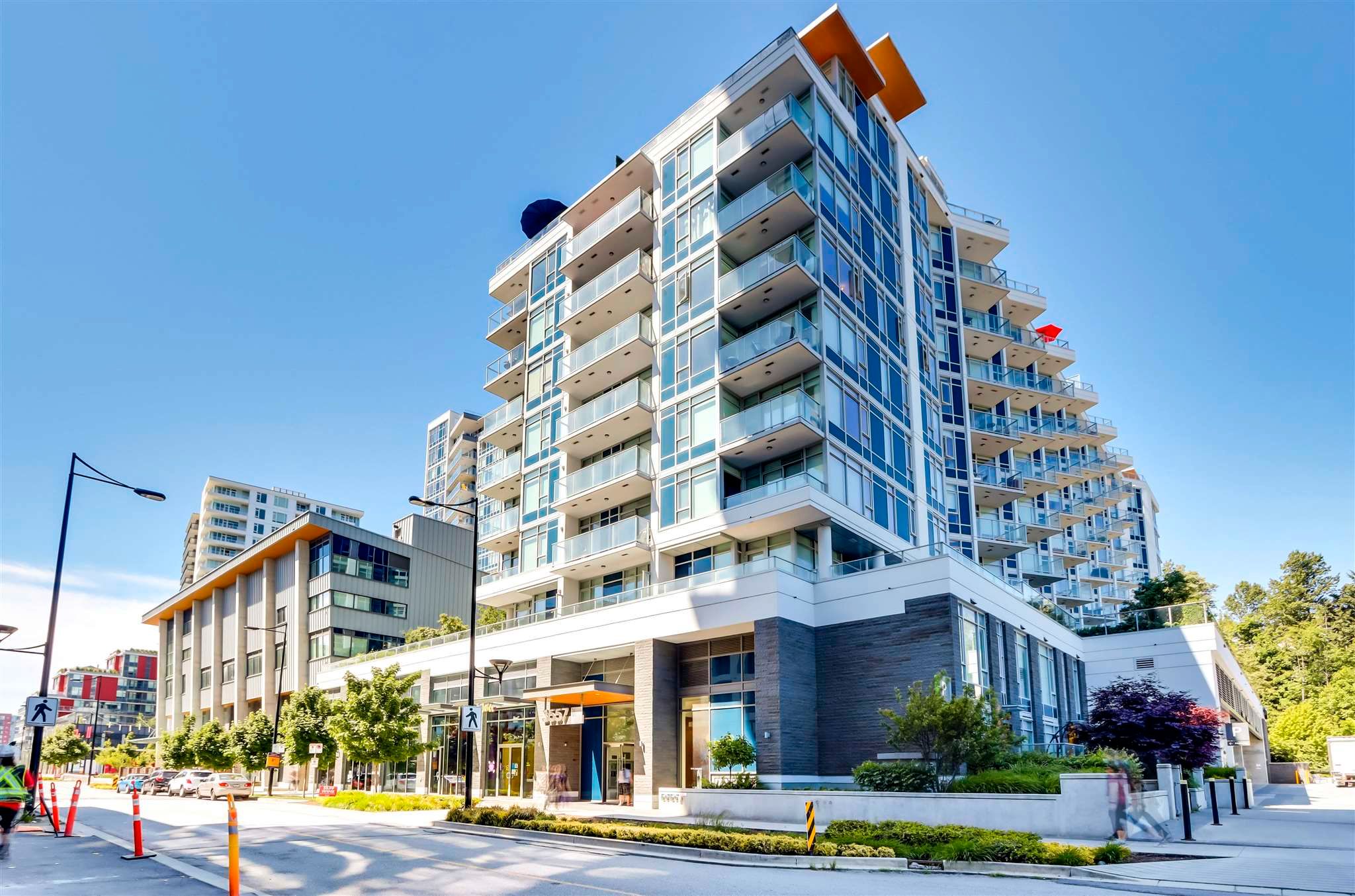 Main Photo: 817 3557 SAWMILL Crescent in Vancouver: South Marine Condo for sale (Vancouver East)  : MLS®# R2607484