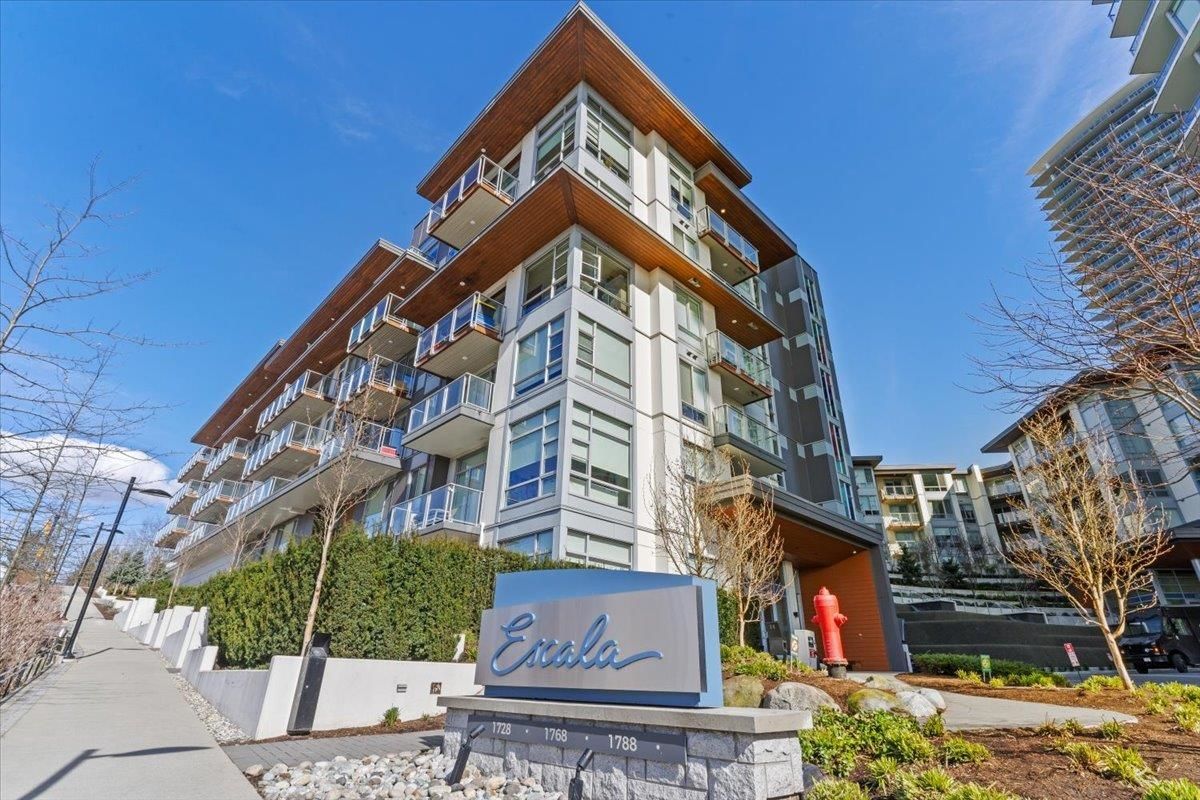 Main Photo: 108 1728 GILMORE Avenue in Burnaby: Brentwood Park Condo for sale (Burnaby North)  : MLS®# R2760406