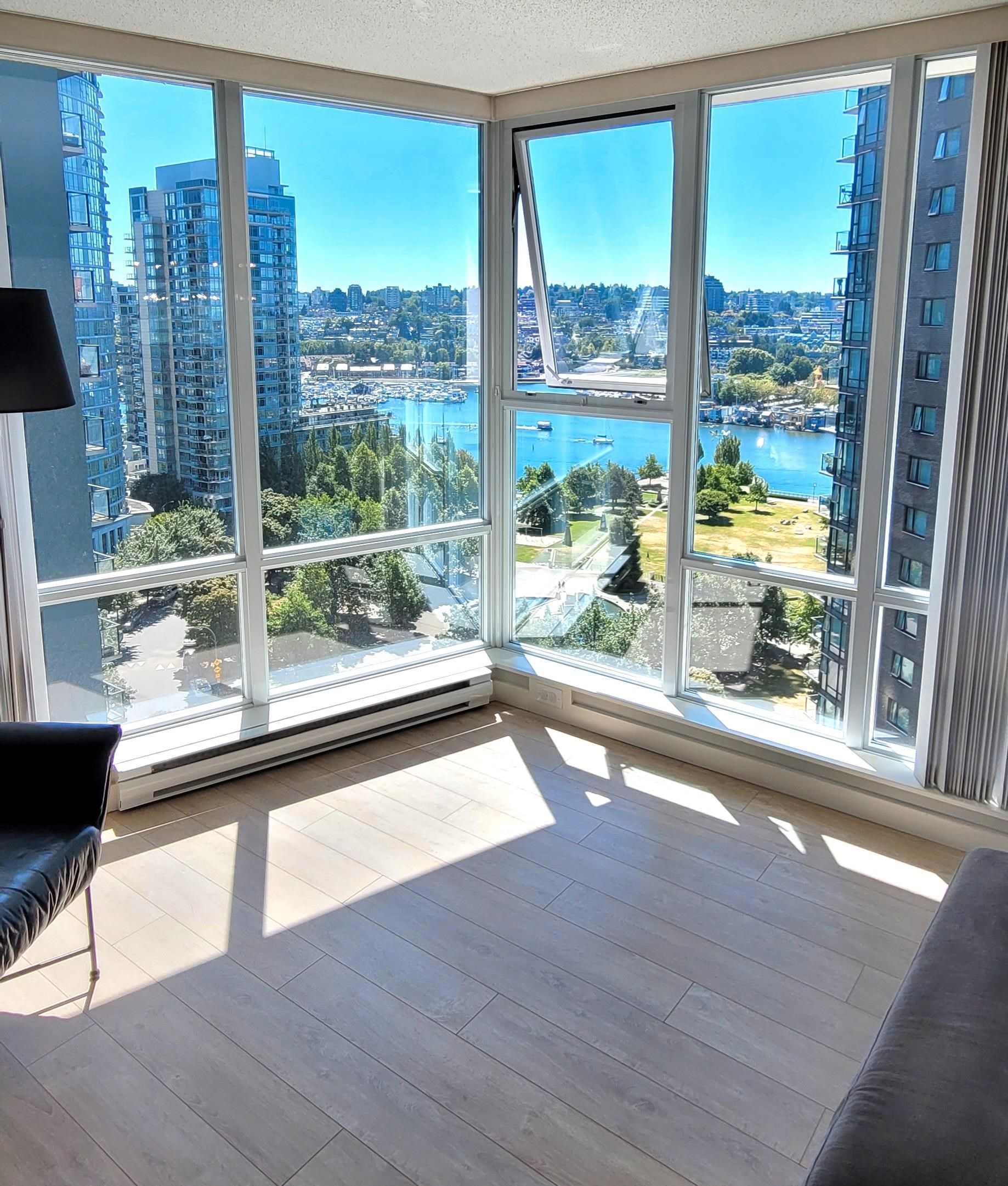 Main Photo: 1701 550 PACIFIC Street in Vancouver: Yaletown Condo for sale (Vancouver West)  : MLS®# R2719648