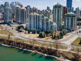 Main Photo: 602 1108 6 Avenue SW in Calgary: Downtown West End Apartment for sale : MLS®# A2125805