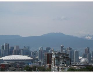 Photo 1: 402 2770 SOPHIA Street in Vancouver: Mount Pleasant VE Condo for sale in "STELLA" (Vancouver East)  : MLS®# V771331