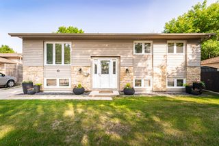 Photo 1: 10 Chornick Drive in Winnipeg: House for sale