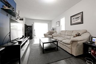 Photo 3: 53 EVERSYDE Point SW in Calgary: Evergreen Row/Townhouse for sale : MLS®# C4201757