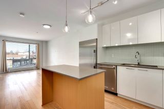 Photo 3: 305 233 KINGSWAY Street in Vancouver: Mount Pleasant VE Condo for sale in "VYA" (Vancouver East)  : MLS®# R2768605