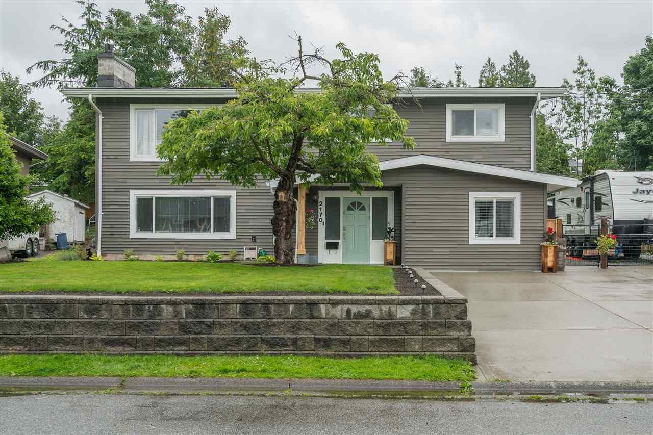 Main Photo: 2170 MOSS Court in Abbotsford: Abbotsford East House for sale : MLS®# R2470051