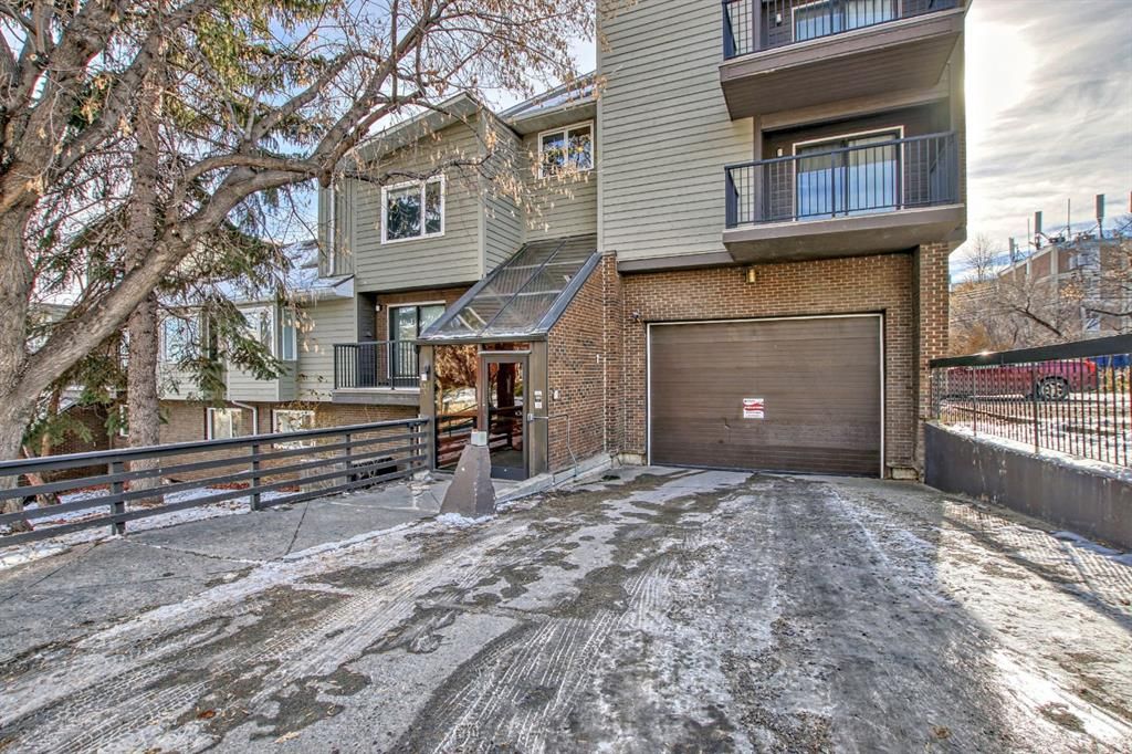 Main Photo: 406 333 2 Avenue NE in Calgary: Crescent Heights Apartment for sale : MLS®# A2088770