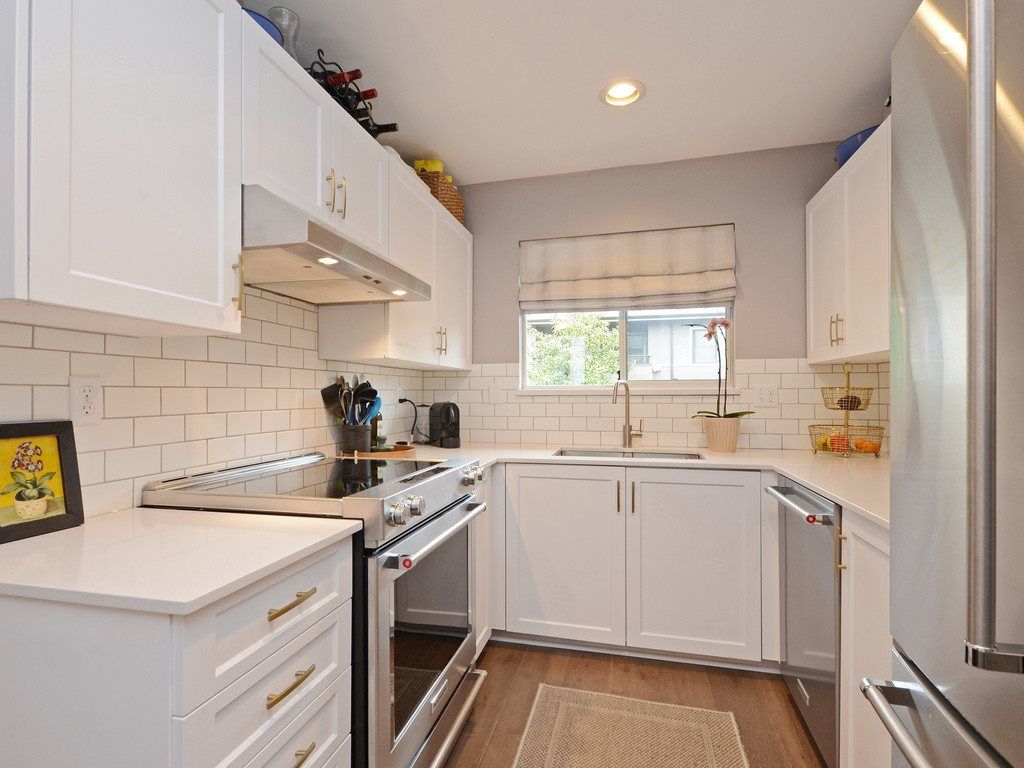 Photo 8: Photos: 2136 EASTERN Avenue in North Vancouver: Central Lonsdale Townhouse for sale : MLS®# R2359983