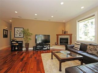 Photo 2: 568 Brant Pl in VICTORIA: La Thetis Heights House for sale (Langford)  : MLS®# 652737