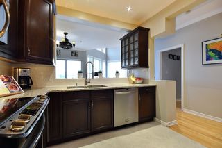 Photo 4: 406 2585 WARE Street in Abbotsford: Central Abbotsford Condo for sale in "The Maples" : MLS®# R2411293