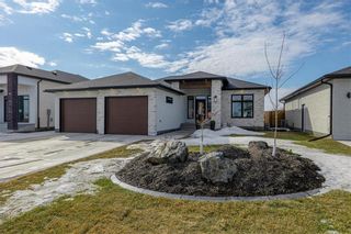 Photo 1: 30 MALIBU Drive in Steinbach: R16 Residential for sale : MLS®# 202405170
