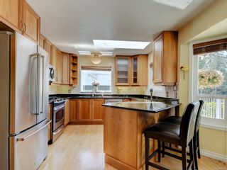 Photo 8: 958A Marchant Rd in Central Saanich: CS Brentwood Bay House for sale : MLS®# 882085