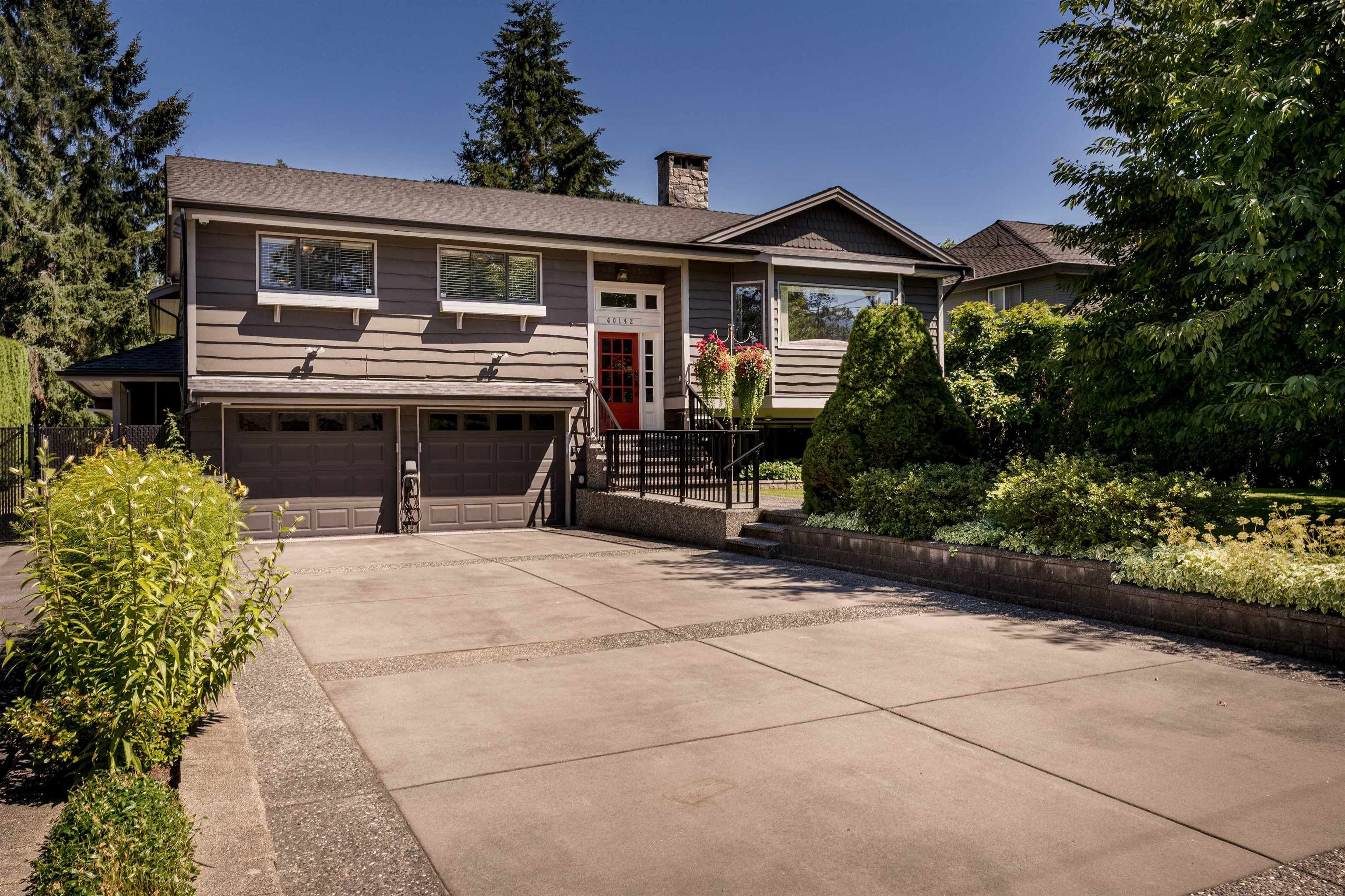 Main Photo: 40142 KALODON Road in Garibaldi Highlands: Garibaldi Estates House for sale in "Garibaldi Estates" (Squamish)  : MLS®# R2713880