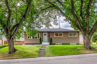 Photo 2: 8911 Ancourt Road SE in Calgary: Acadia Detached for sale : MLS®# A1255994