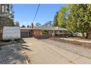 Photo 31: 1205 Kelglen Crescent in Kelowna: House for sale : MLS®# 10311769