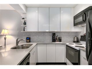 Photo 4: 106 3626 W 28TH Avenue in Vancouver: Dunbar Condo for sale in "Castle Gardens" (Vancouver West)  : MLS®# V1107718