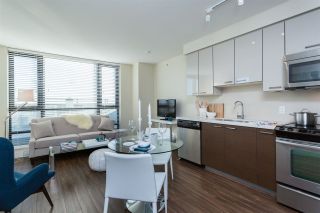 Photo 5: 1301 258 SIXTH Street in New Westminster: Uptown NW Condo for sale in "258" : MLS®# R2395486