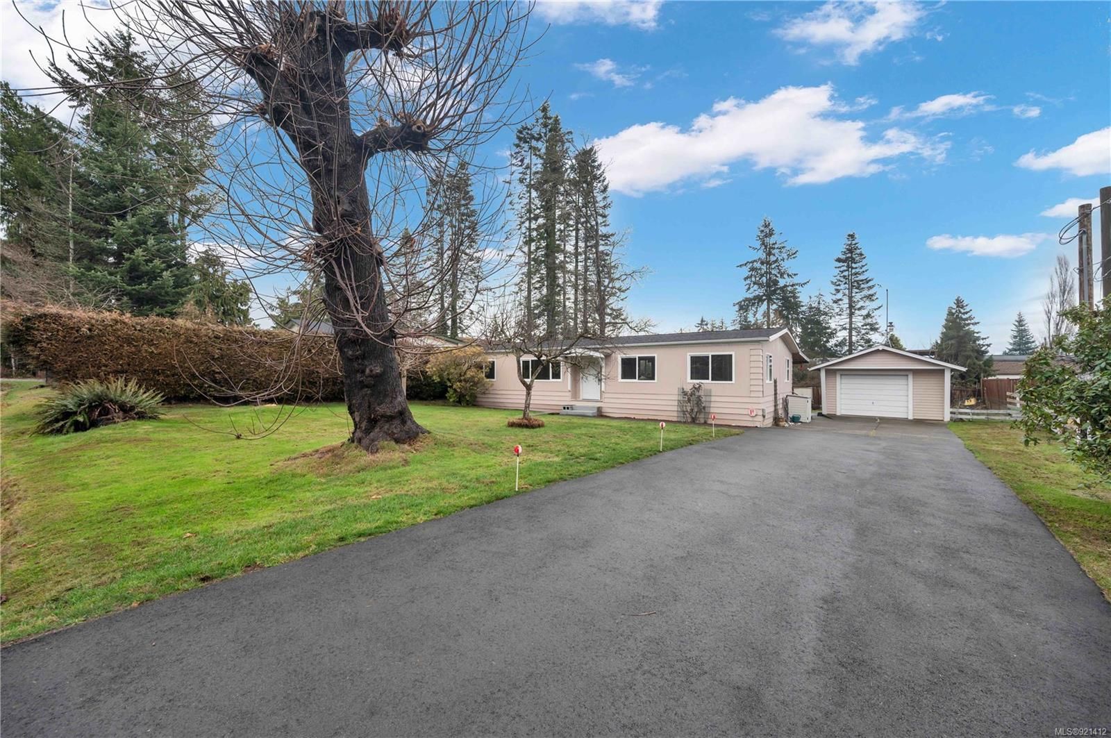 3928  Dolphin Rd, Campbell River