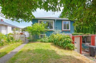 Photo 14: 2546 Garden St in Victoria: Vi Oaklands Full Duplex for sale : MLS®# 844253
