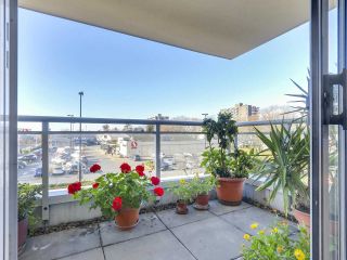 Photo 18: 301 1978 VINE Street in Vancouver: Kitsilano Condo for sale in "CAPERS BUILDING" (Vancouver West)  : MLS®# R2224832