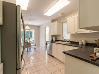 Photo 10: 305 1150 LYNN VALLEY Road in North Vancouver: Lynn Valley Condo for sale in "The Laurels" : MLS®# R2496029