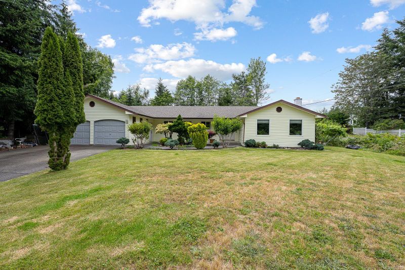 FEATURED LISTING: 2241 Seabank Rd Courtenay
