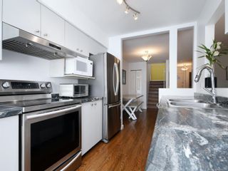 Photo 10: 12 2669 Shelbourne St in Victoria: Vi Jubilee Row/Townhouse for sale : MLS®# 869567