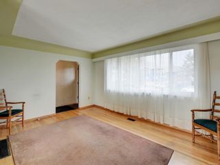 Photo 3: 1151 Heald Ave in Esquimalt: Es Saxe Point House for sale : MLS®# 927841